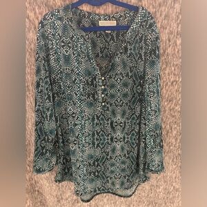 Like new Dana Buchman Snakeskin blouse size small